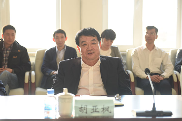 1461919821149060132.jpg D:\u7ec9戠爺淇℃伅鍖栧缓璁綷绉戝鎶�湳鐮旂┒闄㈢綉绔欎俊鎭彂甯僜2016骞存柊闂籠20160429 鑳′簹鏋壇鐪侀暱鍒版垜鏍¤皟鐮旂鐮旀垚鏋滆浆鍖栨儏鍐礬201642983514315.jpg