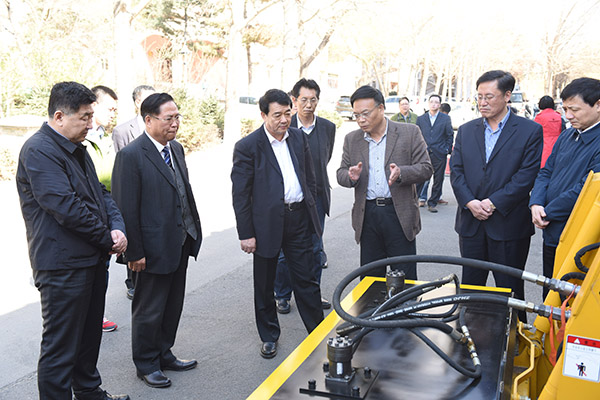 1461919765772030083.jpg D:\u7ec9戠爺淇℃伅鍖栧缓璁綷绉戝鎶�湳鐮旂┒闄㈢綉绔欎俊鎭彂甯僜2016骞存柊闂籠20160429 鑳′簹鏋壇鐪侀暱鍒版垜鏍¤皟鐮旂鐮旀垚鏋滆浆鍖栨儏鍐礬201642983451373.jpg